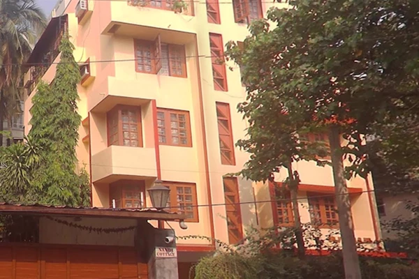 Flat on rent in Silver Palms, Santacruz West